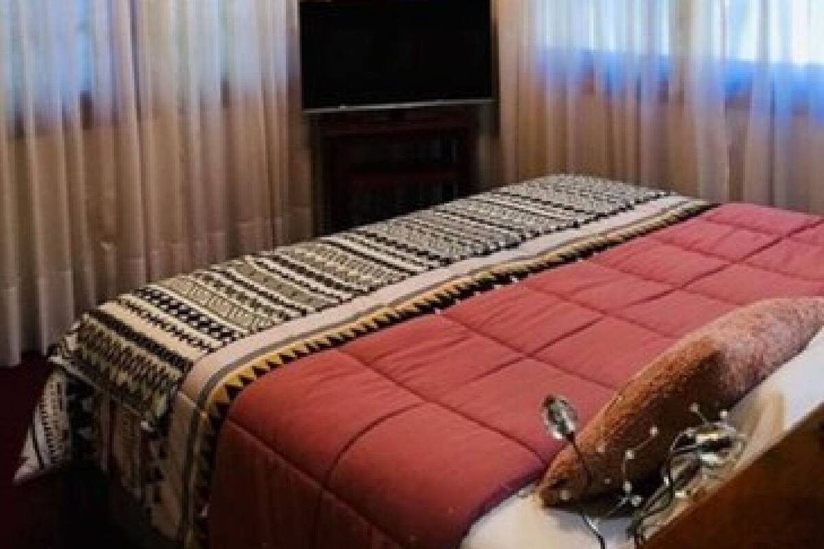 Suite Deluxe, 1 cama de matrimonio grande | Wifi gratis y ropa de cama