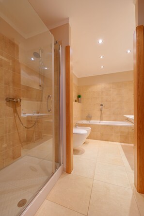 Executive Suite | Bathroom - Hunger Wall Residence (Prague)