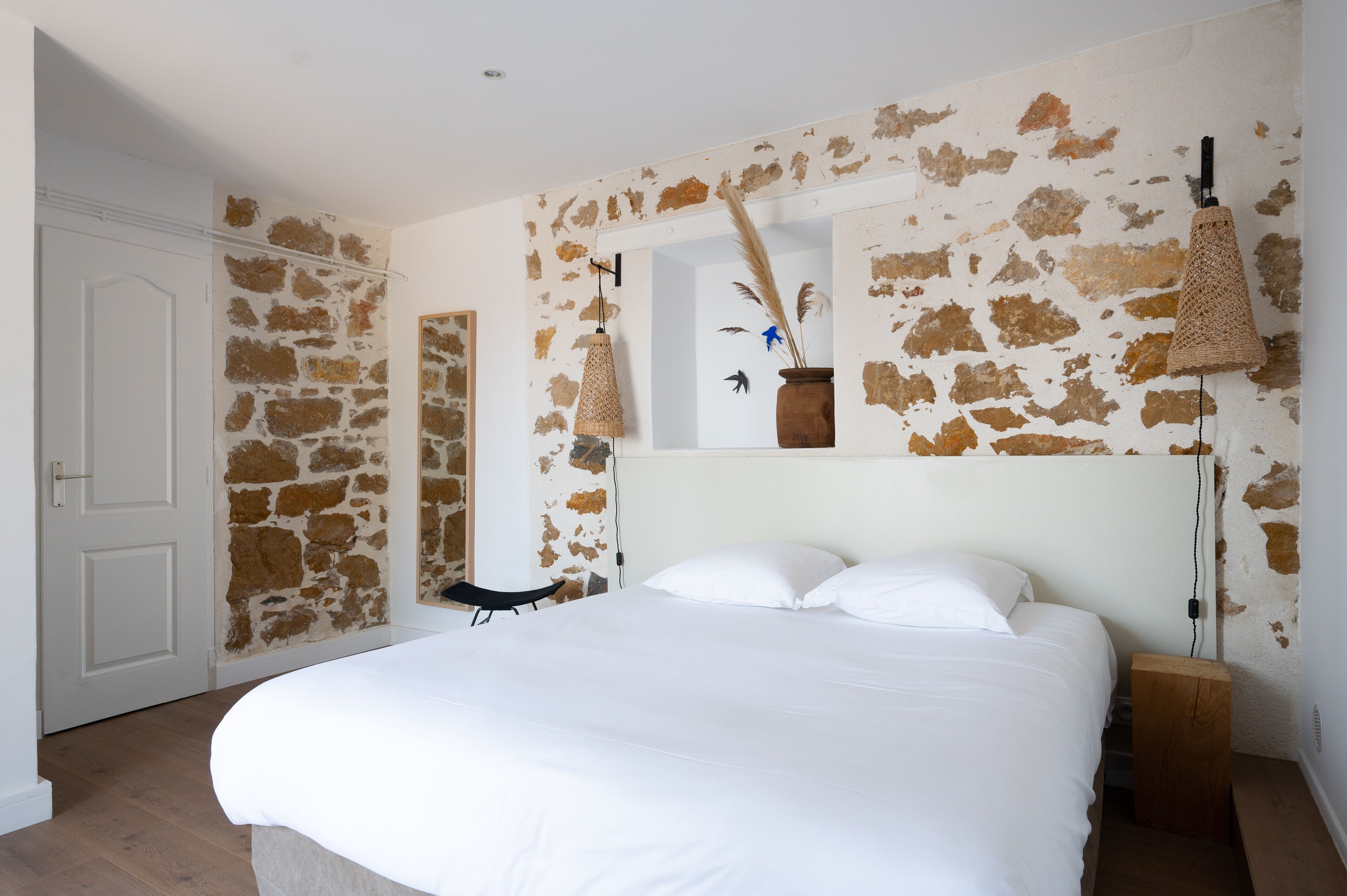 standard double room | in-room safe, desk, soundproofing, iron/ironing board