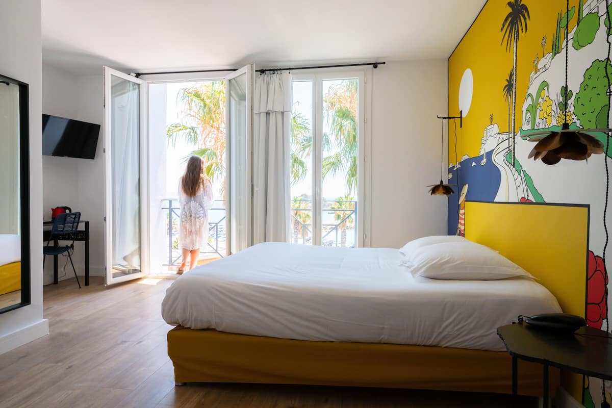 Kamar Double, pemandangan laut | Brankas, meja kerja, kedap suara, dan setrika/meja setrika