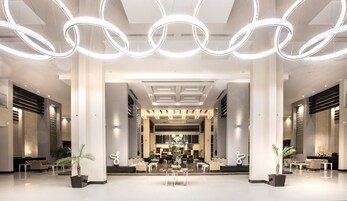 Área de estar no saguão