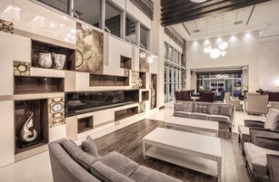 Área de estar no saguão