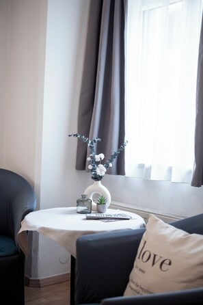 Triple Room | Blackout curtains, cots/infant beds, free WiFi, bed sheets - Hotel Gisela (Kufstein)