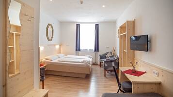 Quarto casal | Cortinas blackout, berços (sobretaxa), Wi-Fi de cortesia, roupa de cama