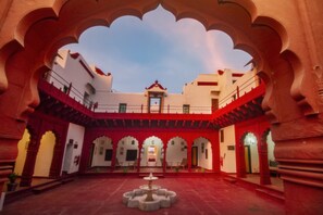 Lobby - Amritara Chandra Mahal Haveli (Nadbai)
