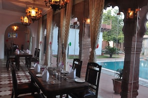 Dining - Amritara Chandra Mahal Haveli (Nadbai)