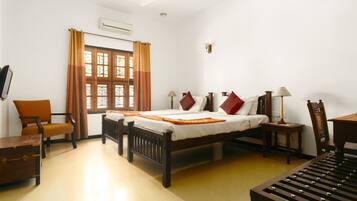 Family Twin Room | In-room safe, blackout curtains, iron/ironing board, free WiFi
