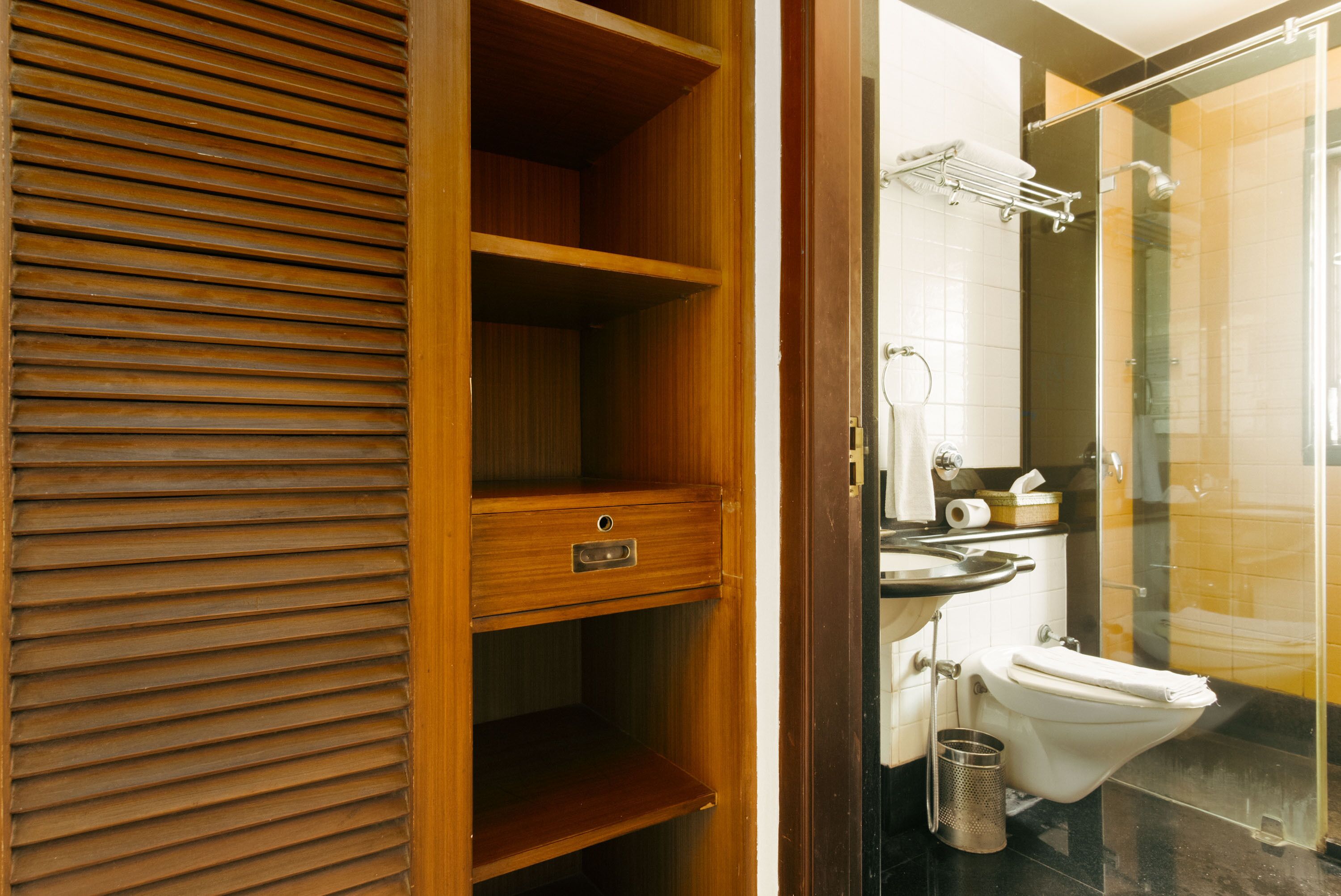 family twin room | bathroom | shower, free toiletries, hair dryer, towels