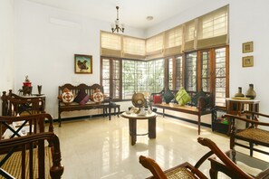 21-吋 LCD 液晶電視、衛星頻道、電視