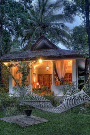 Pool Villa | Lounge - Amritara Shalimar Spice Garden Resort & Spa (Peermade)