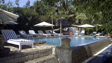 Outdoor pool, sun loungers