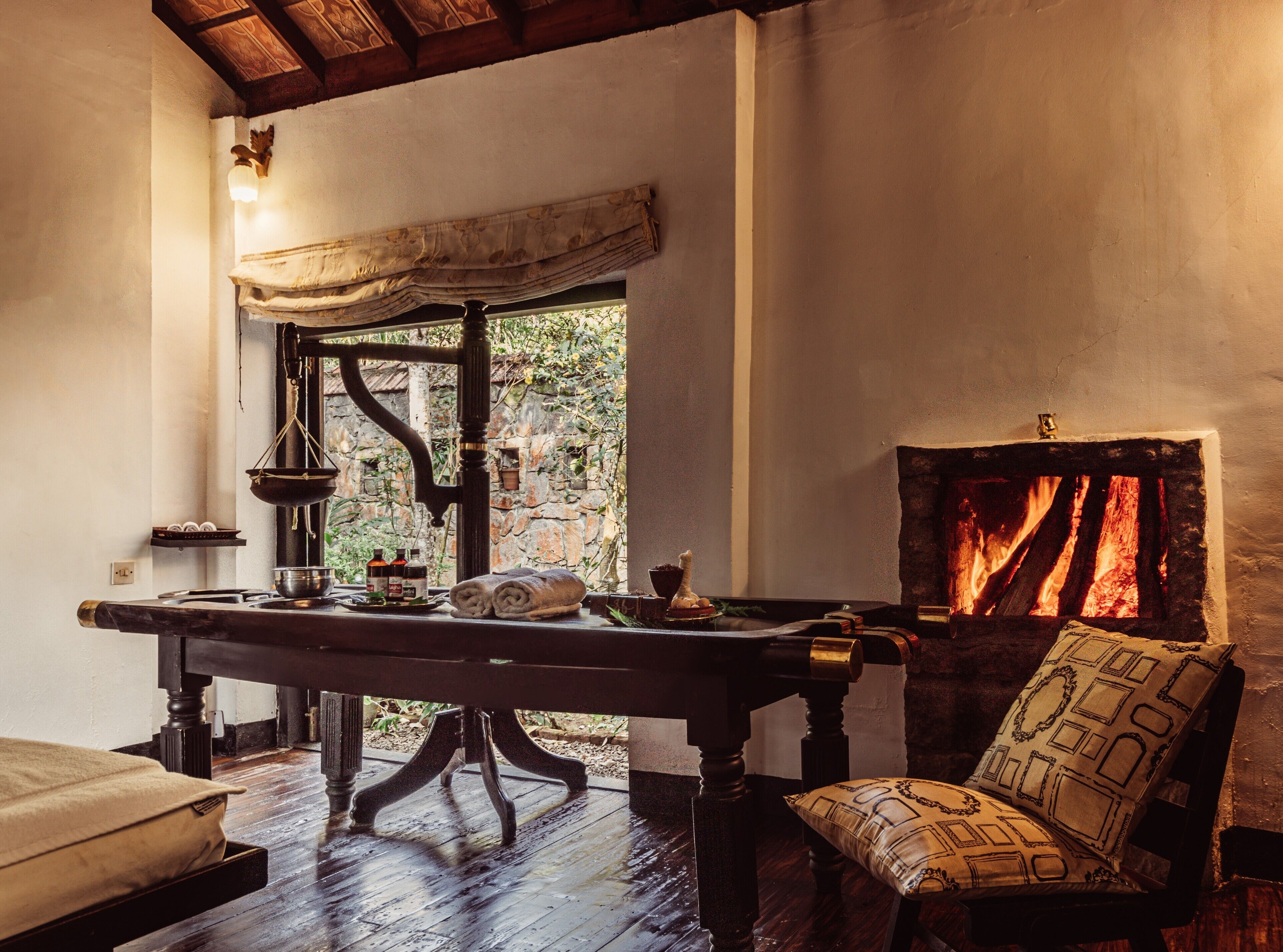 Couples treatment room(s), sauna, steam room, facials