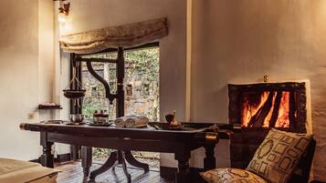 Couples treatment room(s), sauna, steam room, facials