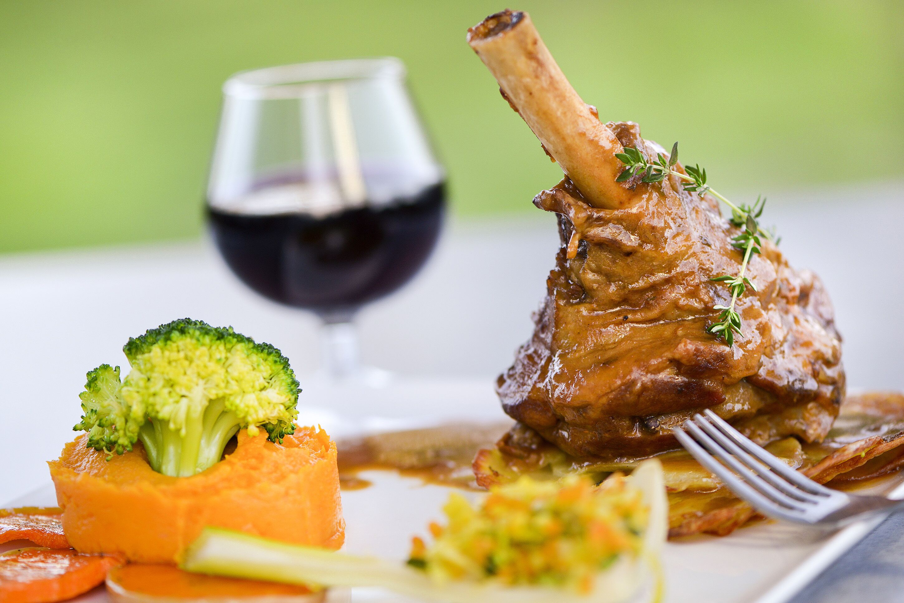 breakfast and dinner served, french cuisine