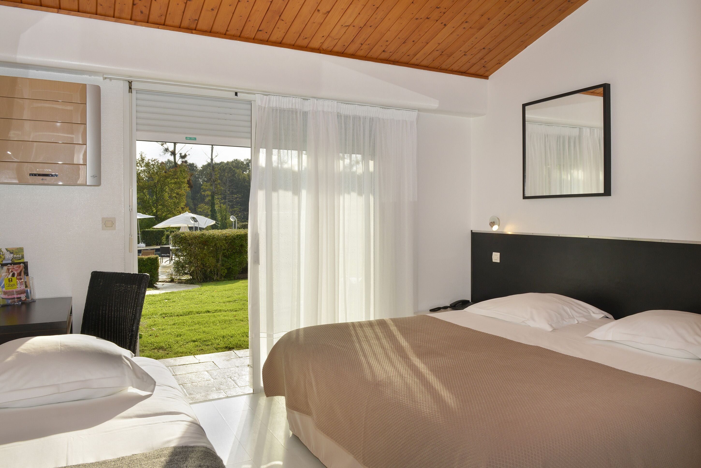 Triple Room | Premium bedding, minibar, desk, laptop workspace