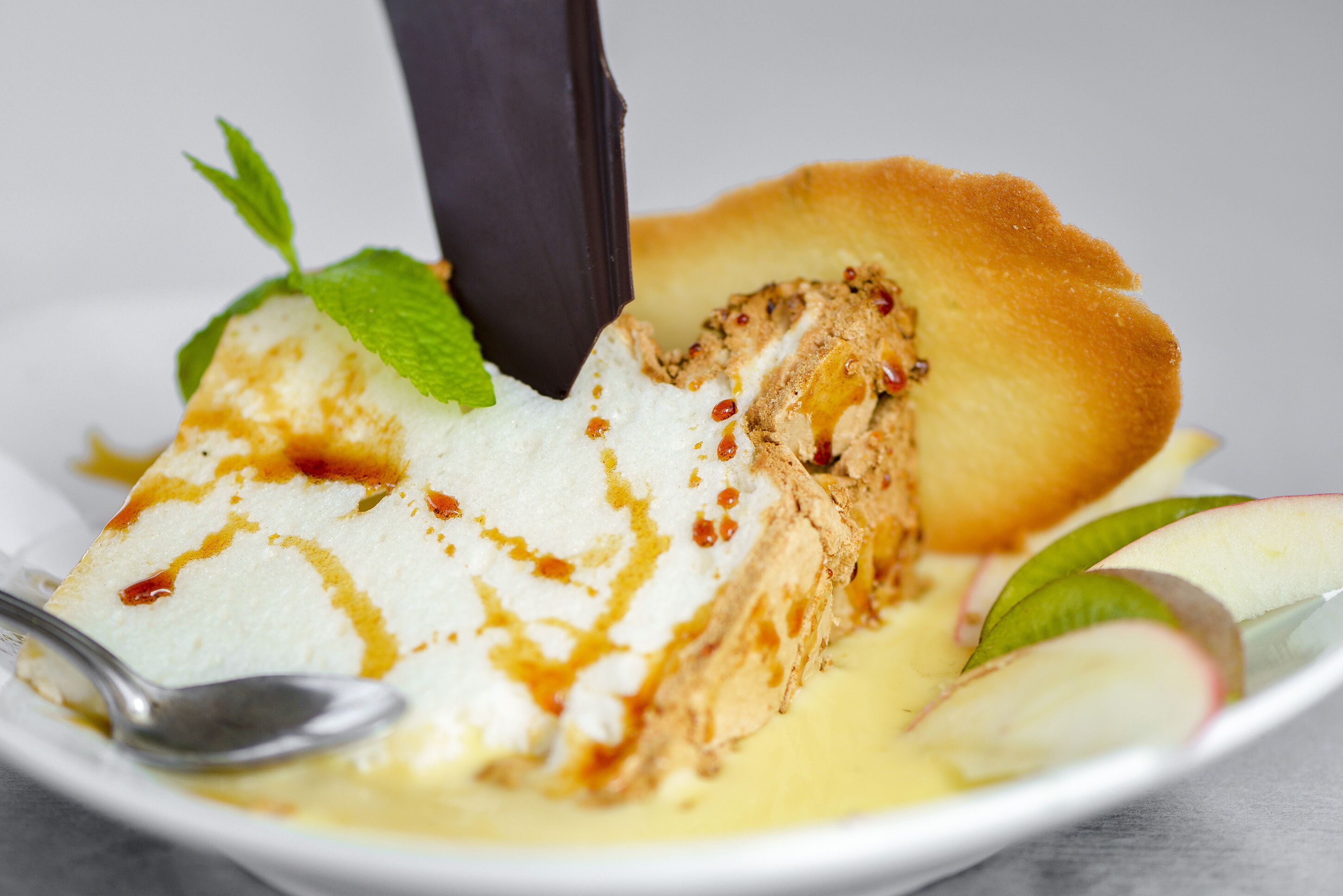 breakfast and dinner served, french cuisine