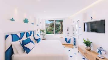 Phòng đôi phong cách lãng mạn | Bộ đồ giường cao cấp, chăn bông, nệm cao su hoạt tính (memory foam)