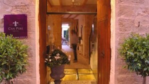 Property entrance - C'an Pere Hotel (Alcúdia)