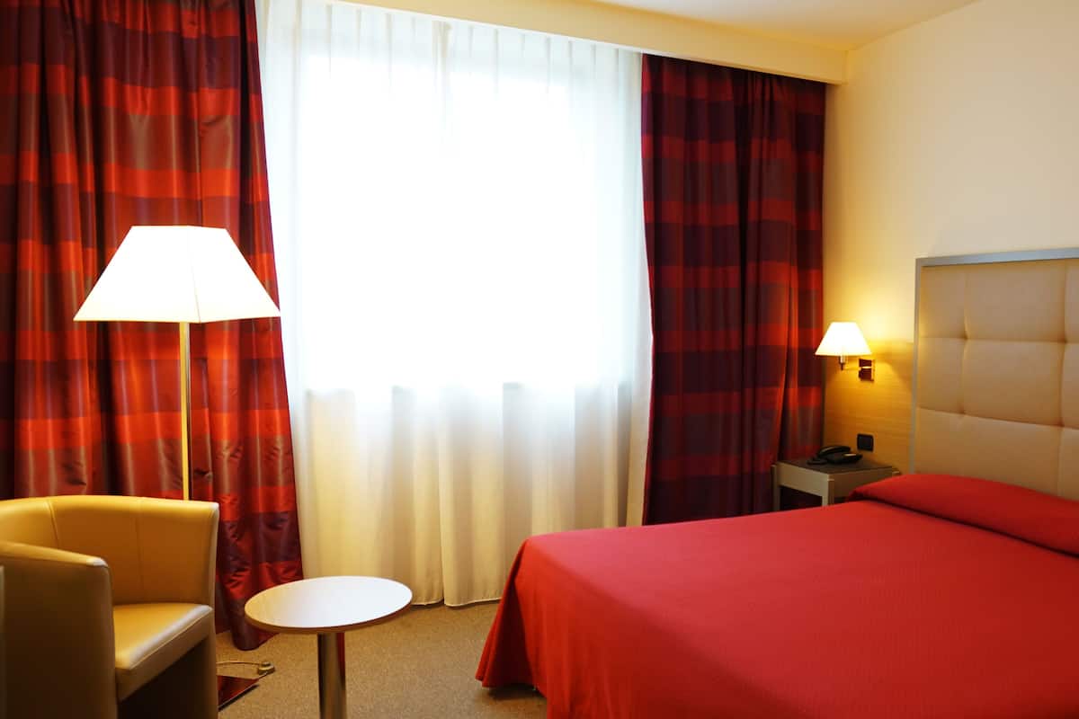 Minibar, in-room safe, desk, soundproofing