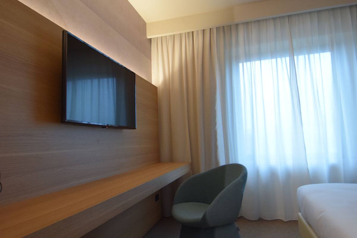 superior room, 1 double bed | minibar, in-room safe, desk, soundproofing