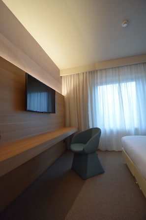 Superior Room, 1 Double Bed | Minibar, in-room safe, desk, soundproofing - Garden Hotel (Arezzo)