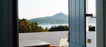 Oliaros Seaside Lodge