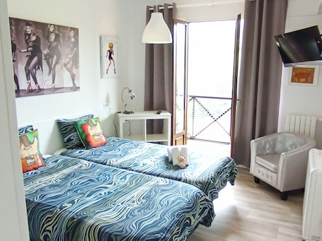 免费 WiFi、床单