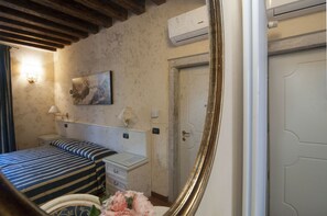 Interior detail - Venice Resorts (Venice)