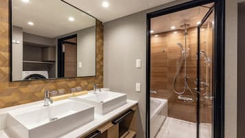 Duschwanne, Komfortbadewanne, kostenlose Toilettenartikel, Haartrockner