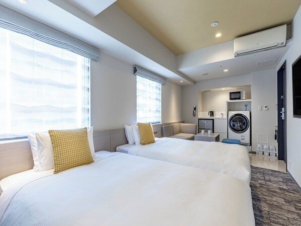 In-room safe, desk, blackout drapes, iron/ironing board - Tokyu Stay Suidobashi (Tokyo)