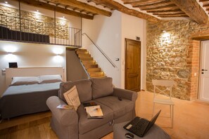 Desk, soundproofing, free WiFi