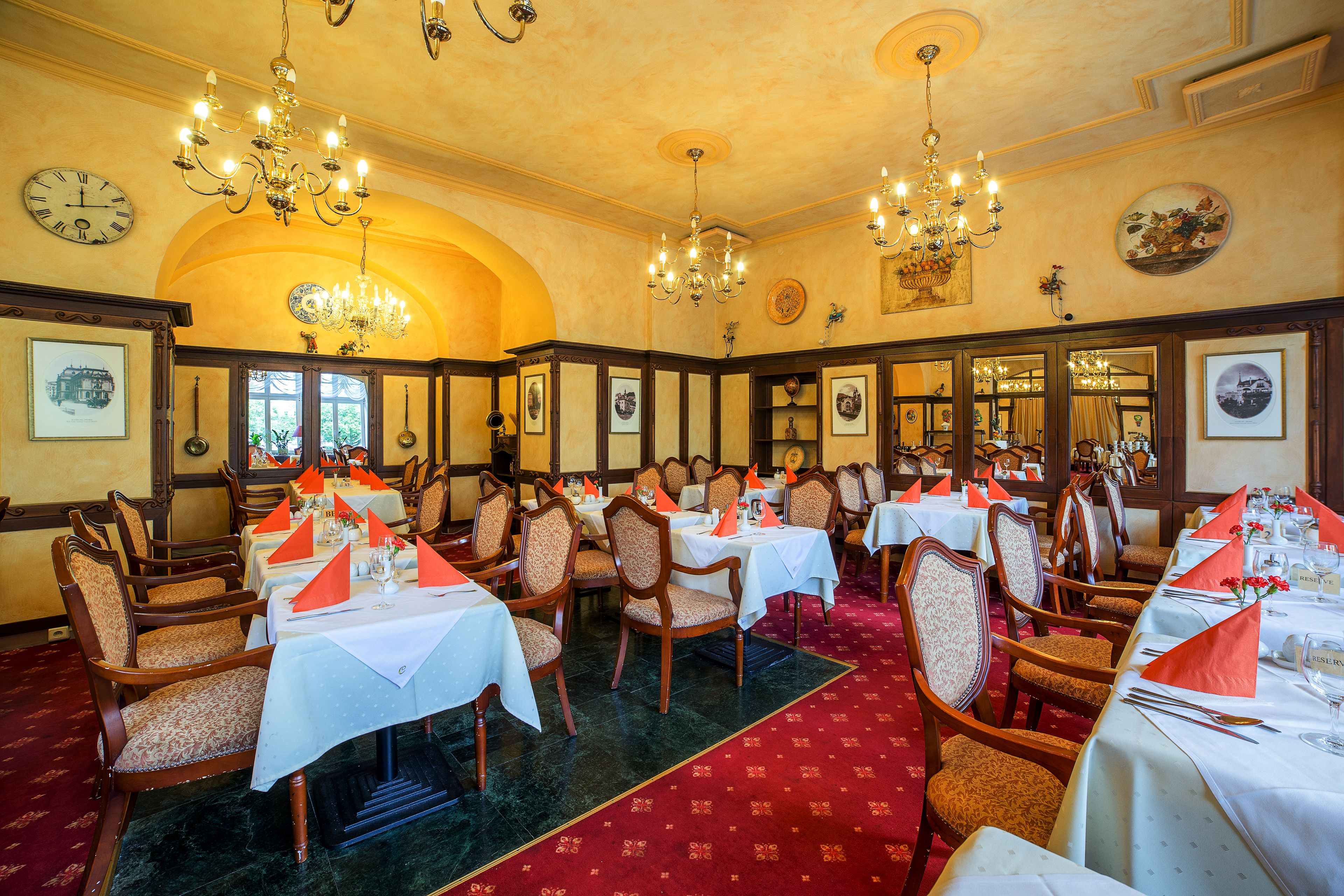 Der serveres morgenmad, frokost og aftensmad