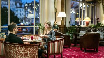 Breakfast, lunch, dinner served; local and international cuisine