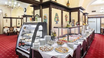 Free daily buffet breakfast