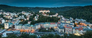 Front of property - evening/night - Interhotel Central (Karlovy Vary)