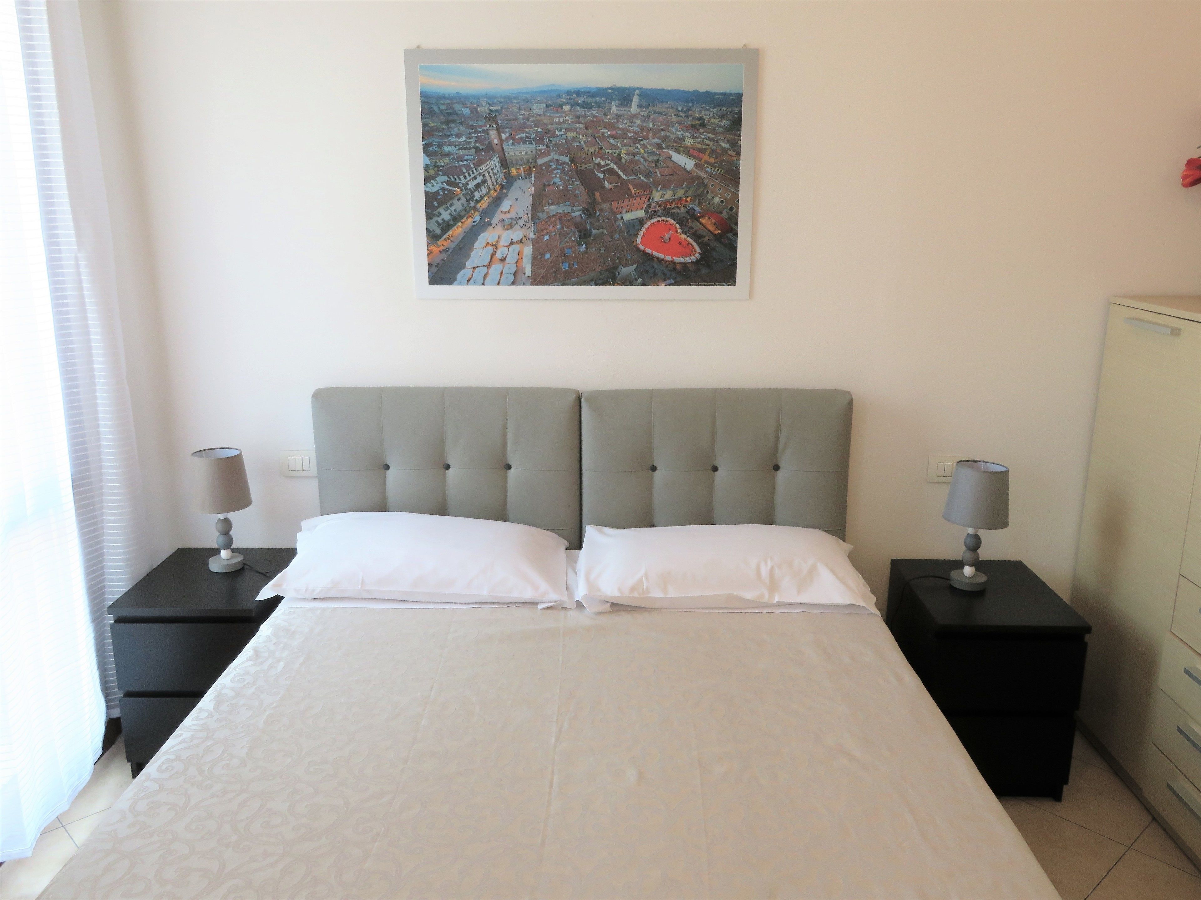 Studio, coin cuisine | Vue de la chambre