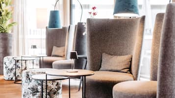 Bar lounge