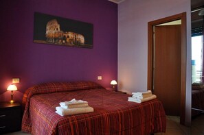 Quadruple Room | Desk, soundproofing, iron/ironing board, free WiFi - Alenic (Rome)