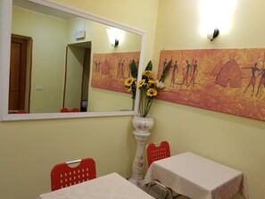 TV, DVD player - Alenic (Rome)