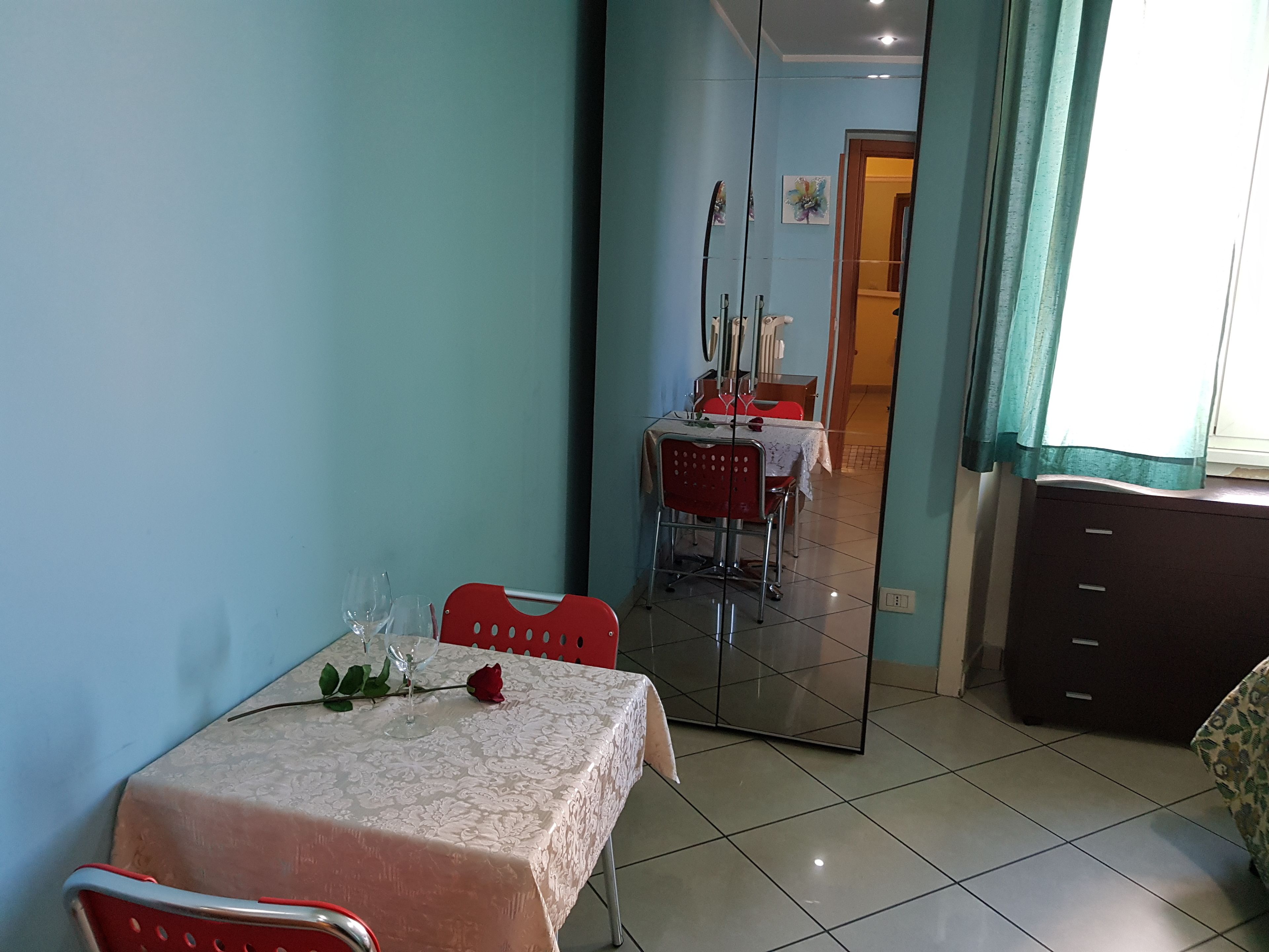 Quarto casal | Escrivaninha, quartos à prova de som, ferros/tábuas de passar roupa