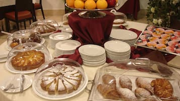 Free daily continental breakfast