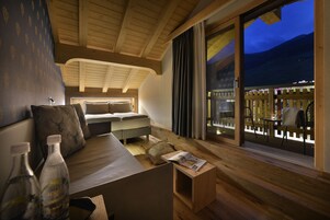 Habitación superior con 1 cama doble o 2 individuales, balcón | Vistas desde la habitación