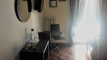 Escritorio y wifi gratis