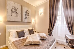Premium bedding, down duvets, memory-foam beds, minibar - The Bridge Suites (Rome)
