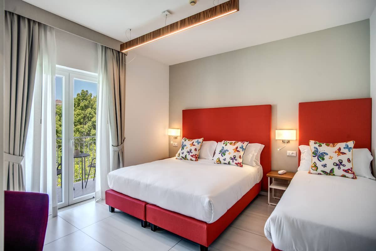 Dreibettzimmer | Allergikerbettwaren, Daunenbettdecken, Pillowtop-Betten, Minibar