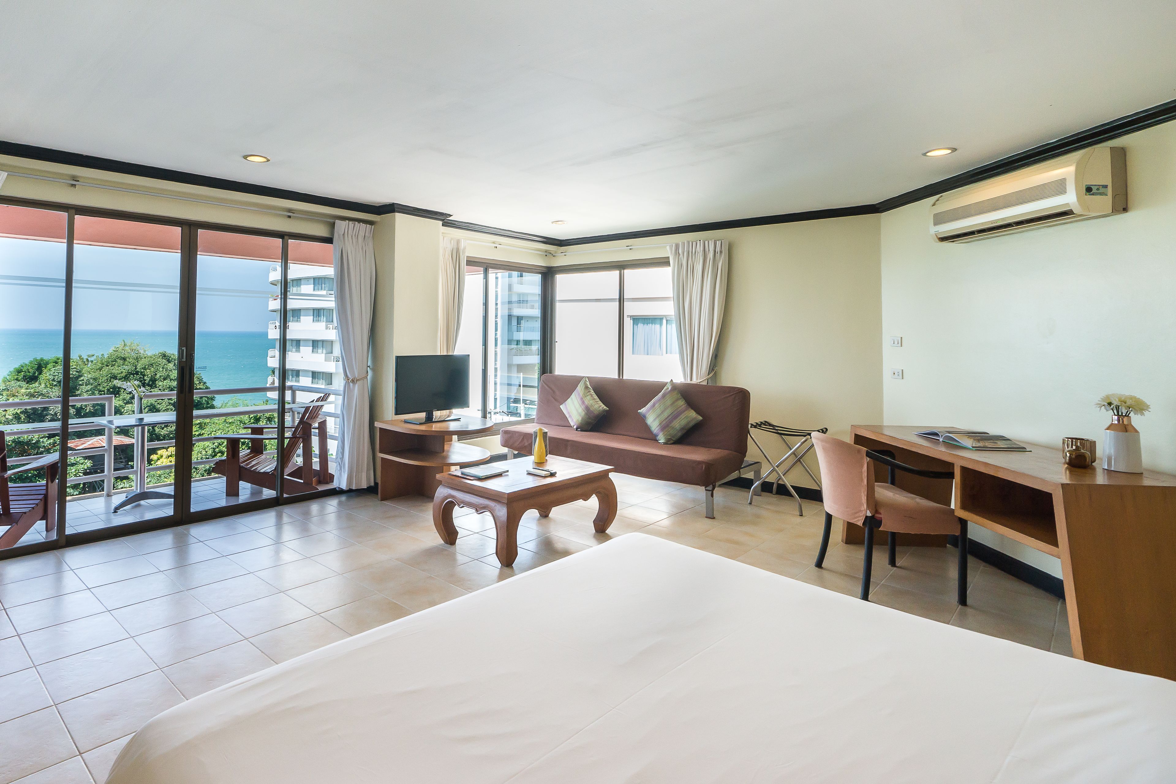 Photo - Bella Villa Metro