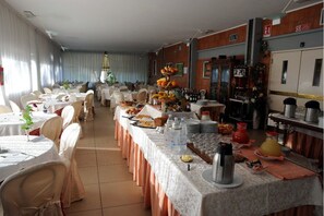 Free daily buffet breakfast - Hotel Michelangelo (Chianciano Terme)