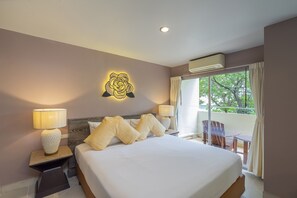 Down duvets, minibar, in-room safe, individually decorated - Bella Villa Prima (Pattaya)