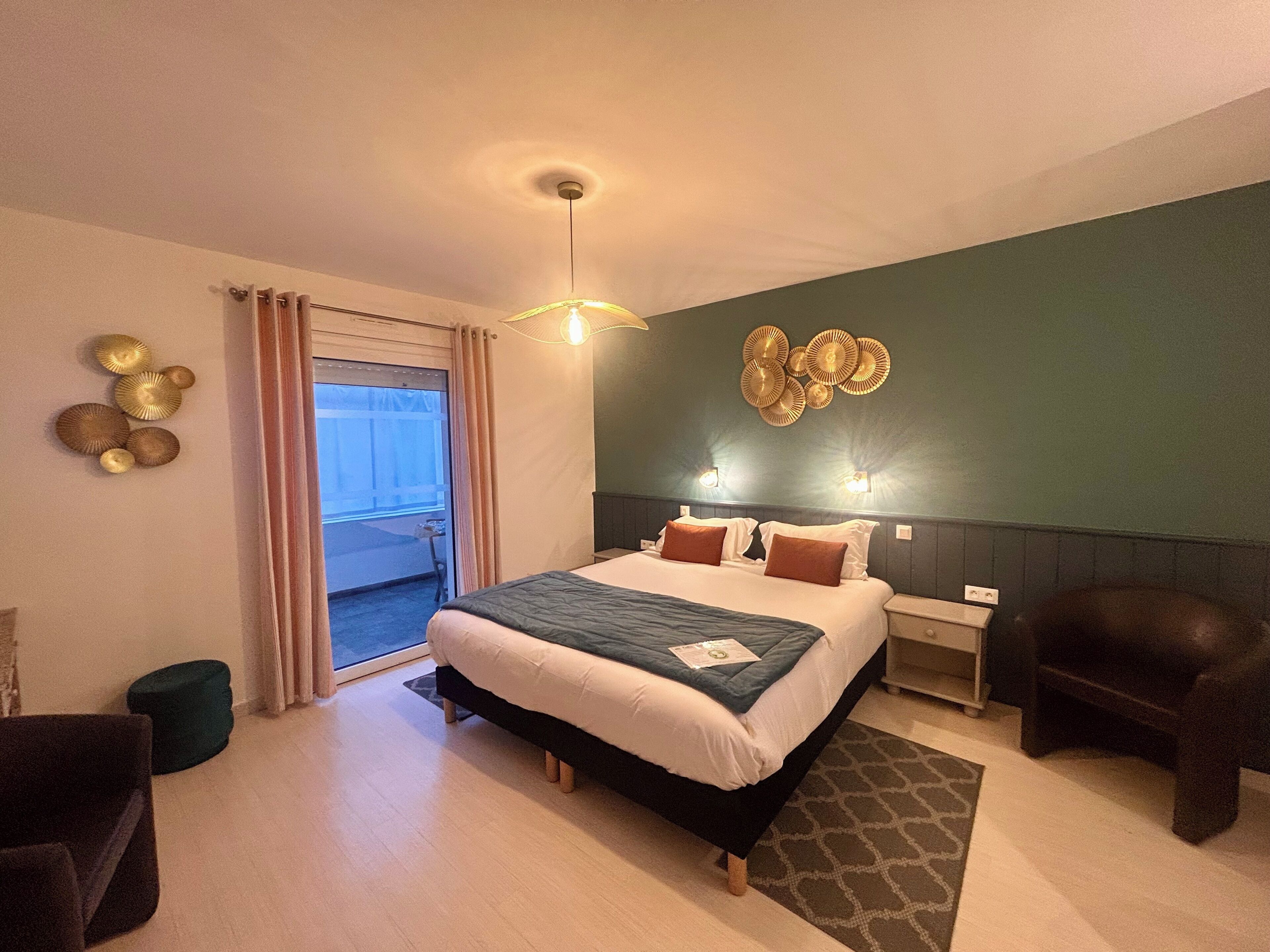 Comfort Double Room, 1 Bedroom, Mobility Accessible | Premium bedding, Select Comfort beds, soundproofing, iron/ironing board