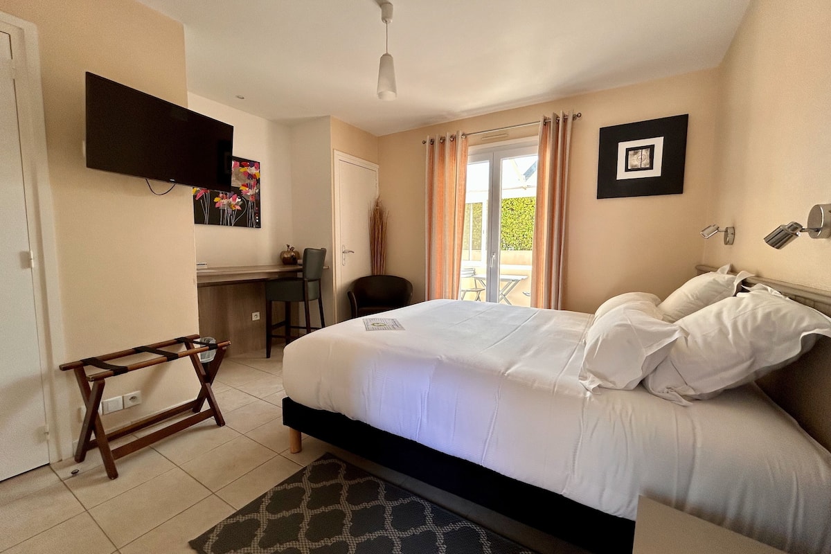 comfort double room | 1 bedroom, premium bedding, select comfort beds, soundproofing